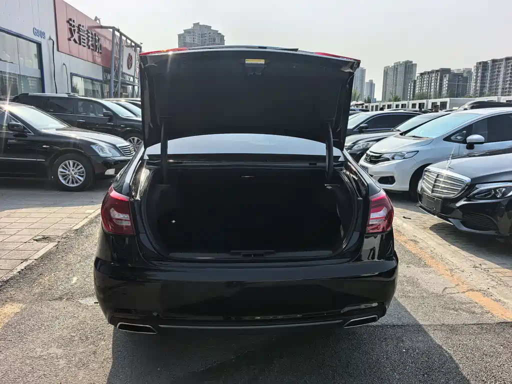 Hongqi Hongqi H7 — фото 15