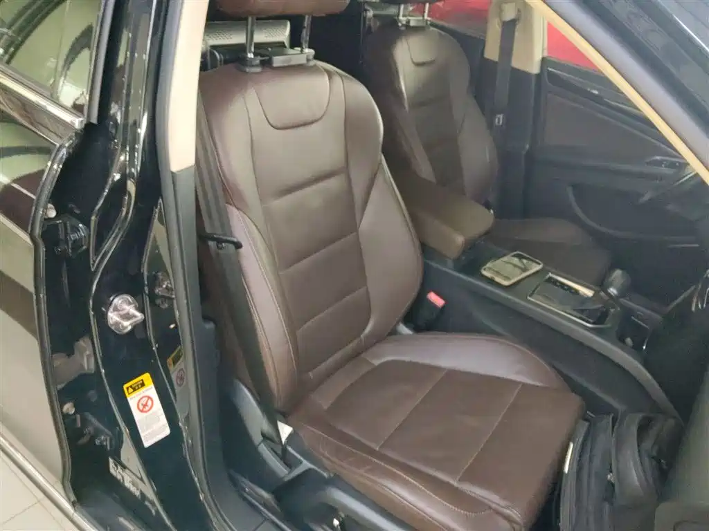 Hongqi Hongqi H7 — фото 24