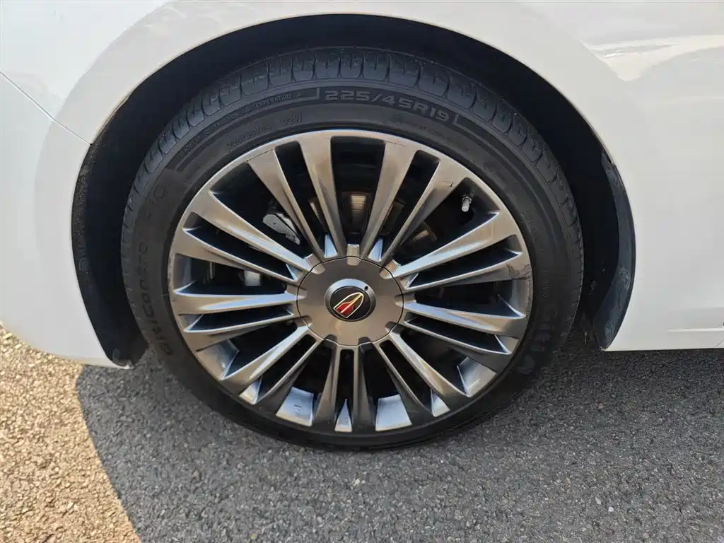 Hongqi Hongqi H5 — фото 23