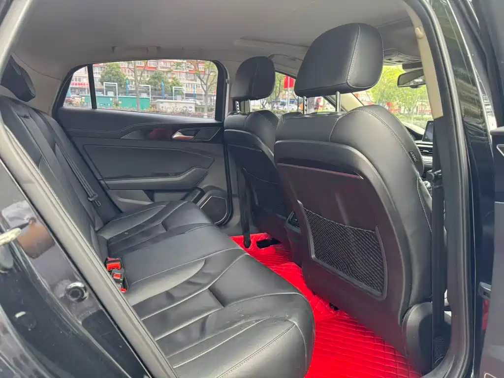 Hongqi Hongqi H5 — фото 11