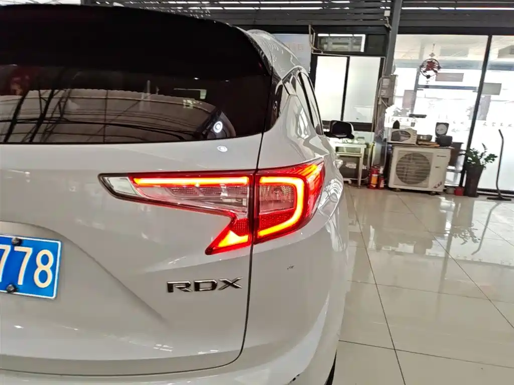 Acura RDX — фото 8