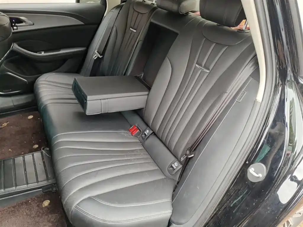 Hongqi Hongqi H5 — фото 17