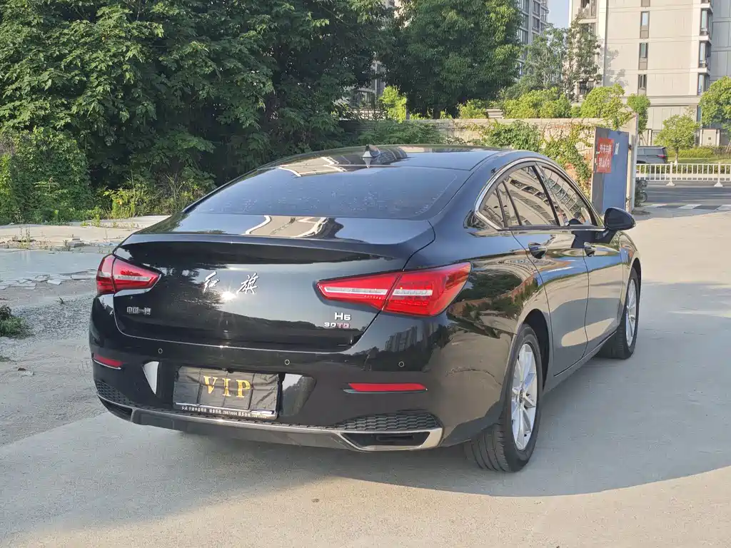Hongqi Hongqi H5 — фото 17