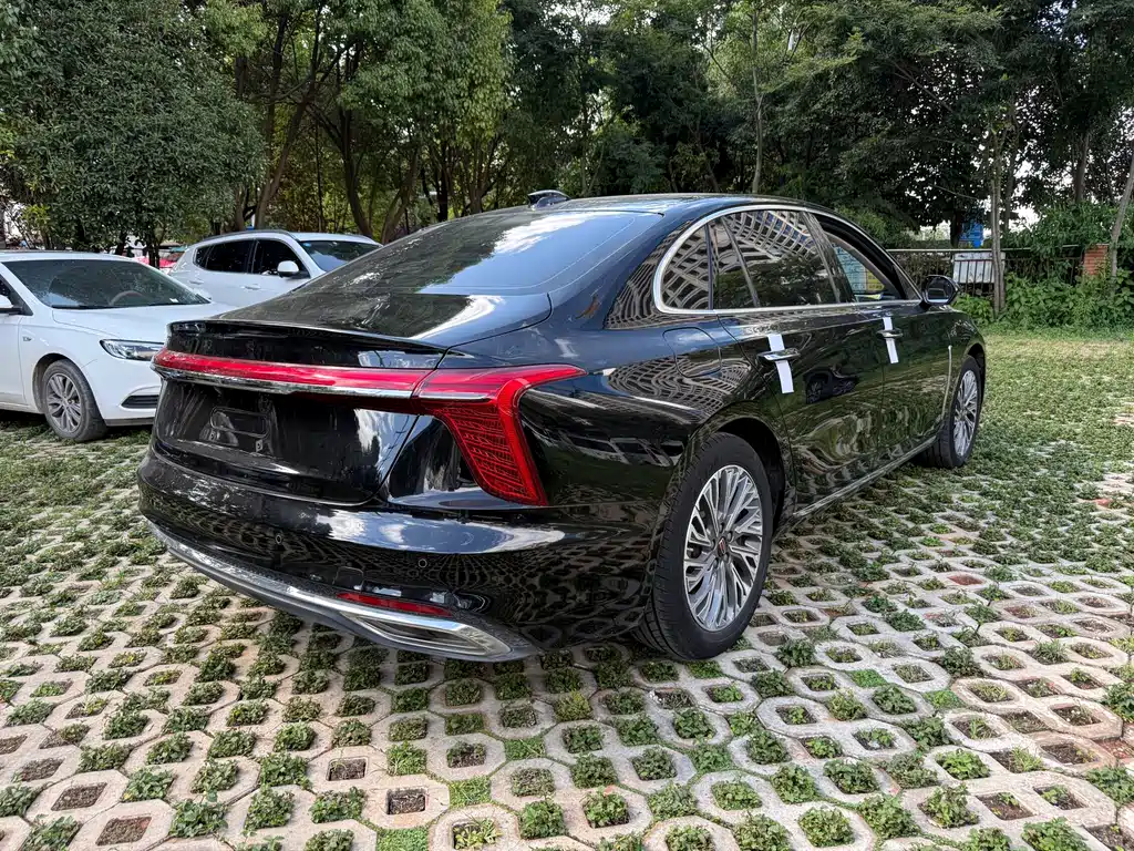 Hongqi Hongqi H5 — фото 13