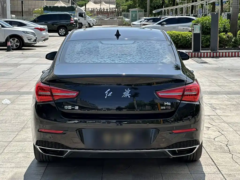 Hongqi Hongqi H5 — фото 10