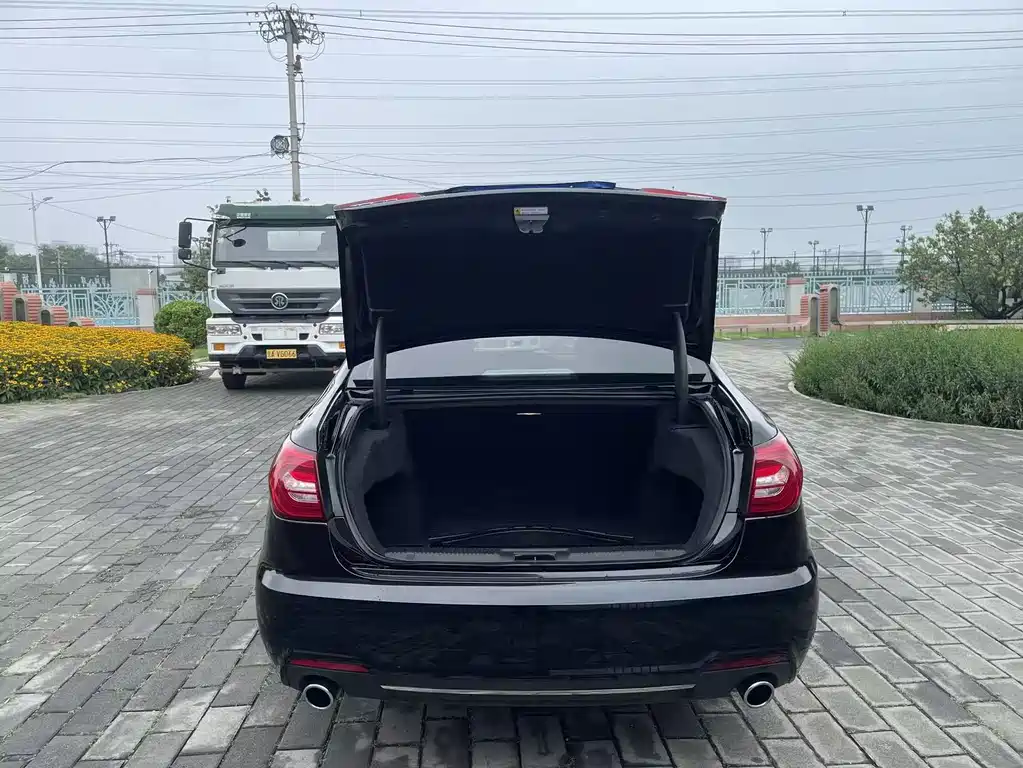 Hongqi Hongqi H7 — фото 9