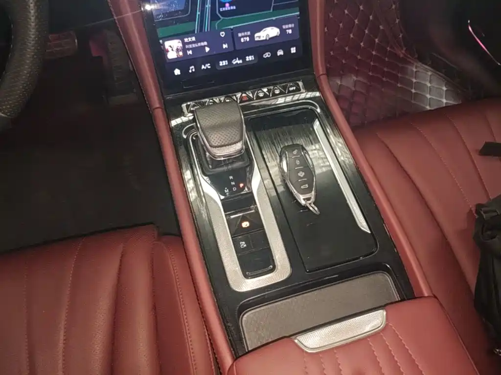 Hongqi Hongqi H5 — фото 14