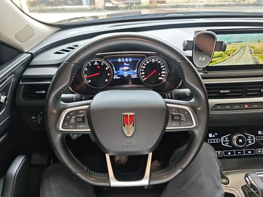 Hongqi Hongqi H5 — фото 11