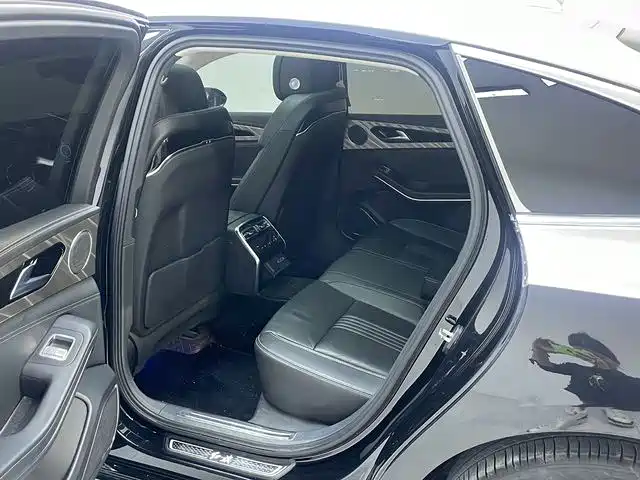 Hongqi Hongqi H9 — фото 13