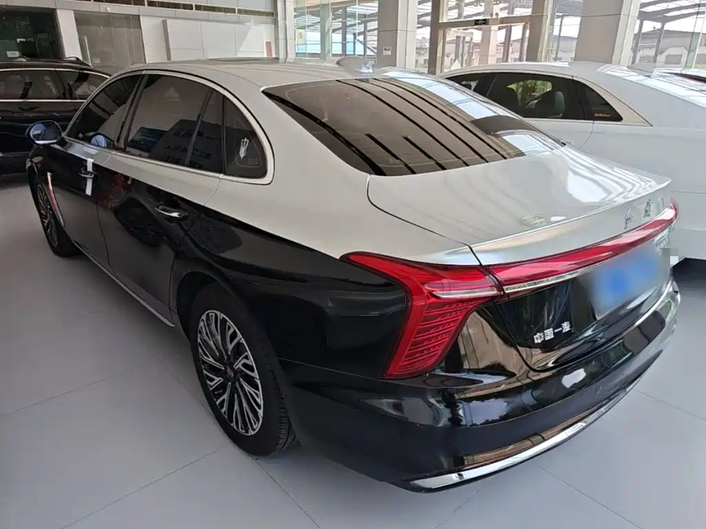 Hongqi Hongqi H5 — фото 23