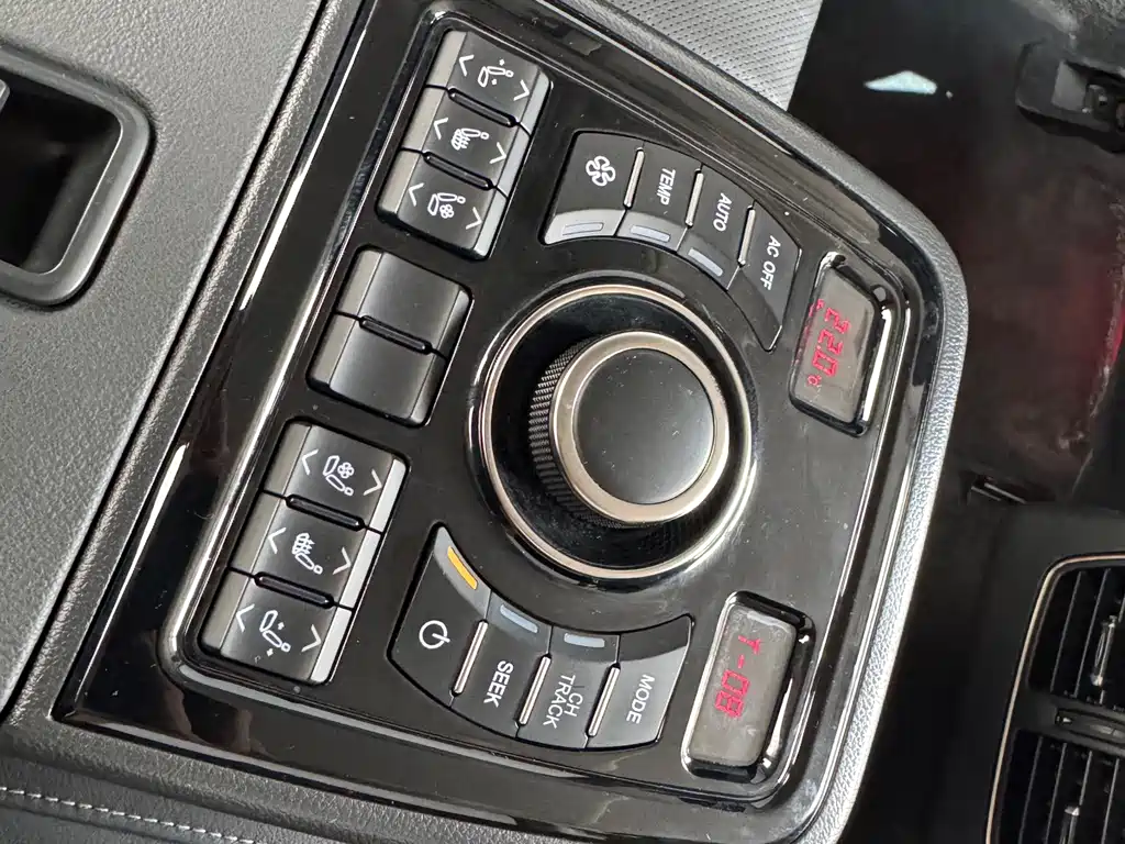 Hongqi Hongqi H7 — фото 15