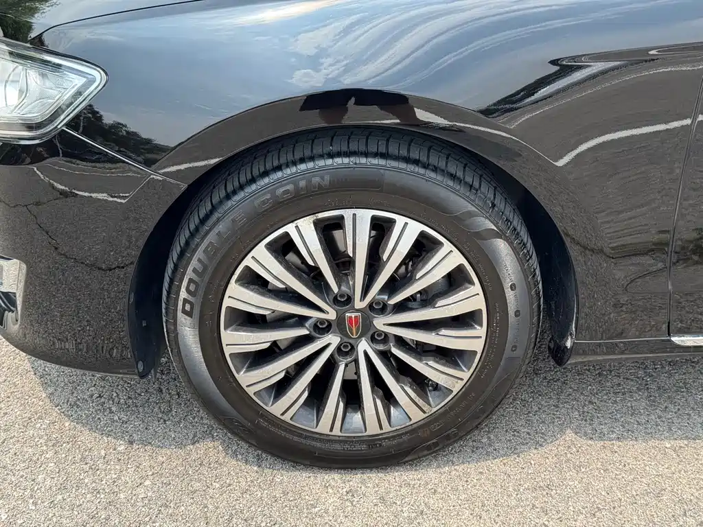 Hongqi Hongqi H7 — фото 10