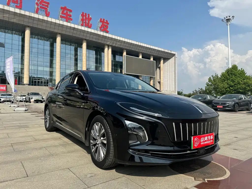 Hongqi Hongqi E-QM5 — фото 3
