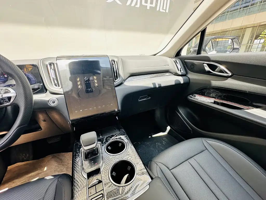 Hongqi Hongqi HS3 — фото 14