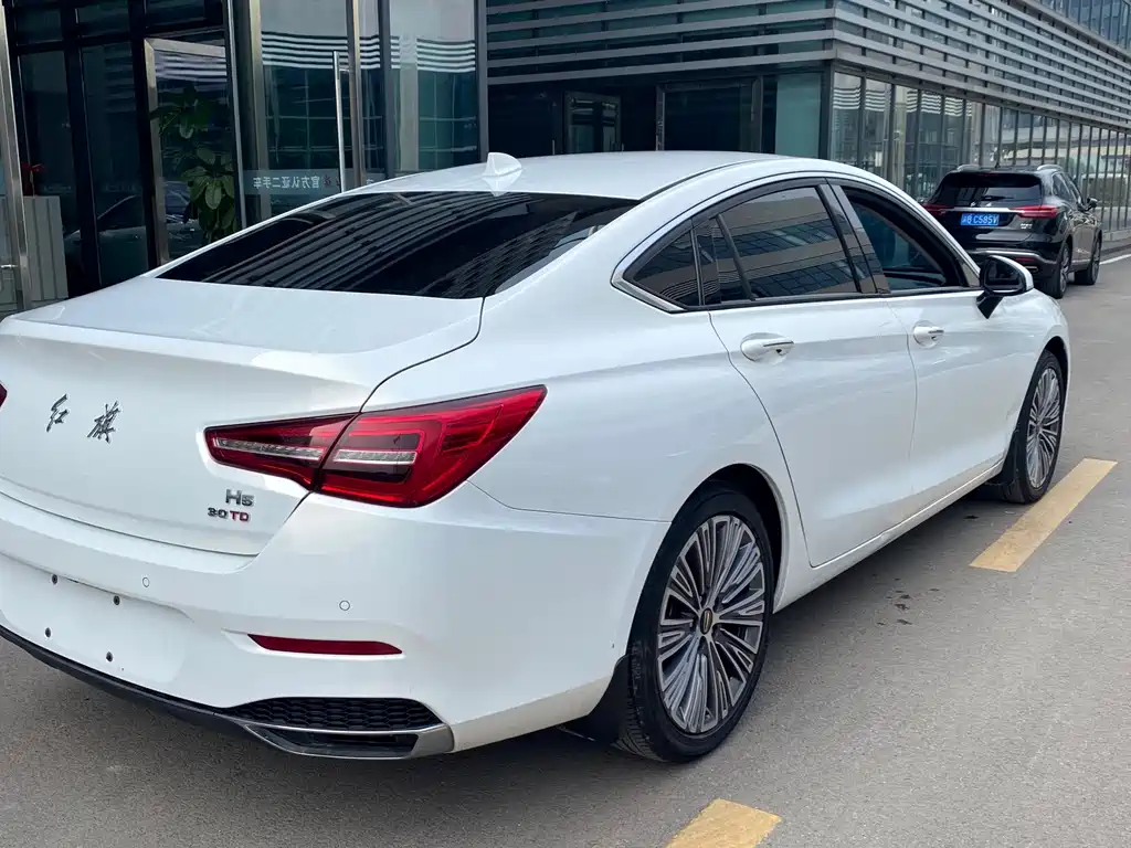 Hongqi Hongqi H5 — фото 12