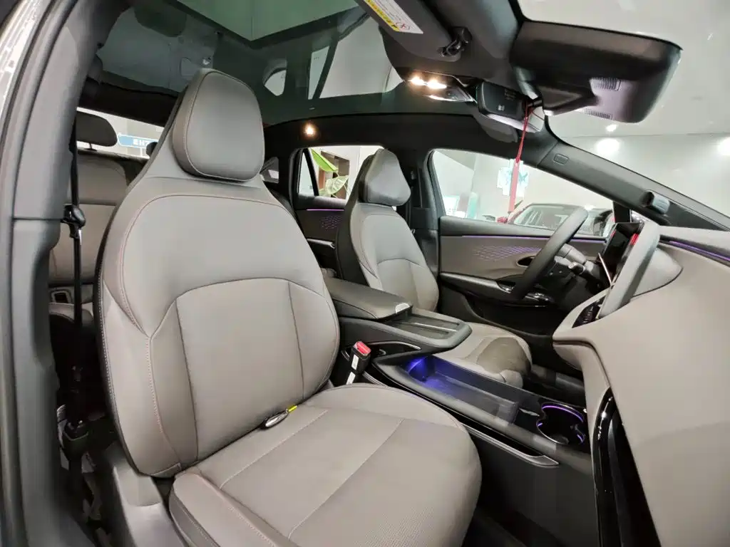 Hongqi Hongqi EH7 — фото 13