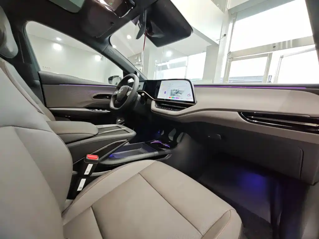 Hongqi Hongqi EH7 — фото 14