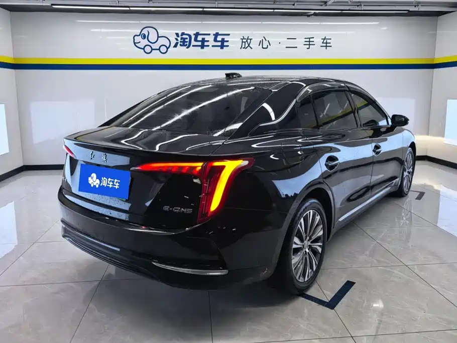 Hongqi Hongqi E-QM5 — фото 3