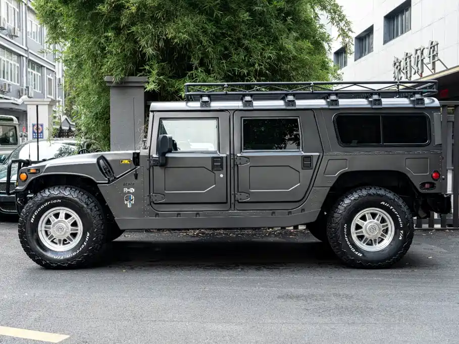 Hummer H2 — фото 3