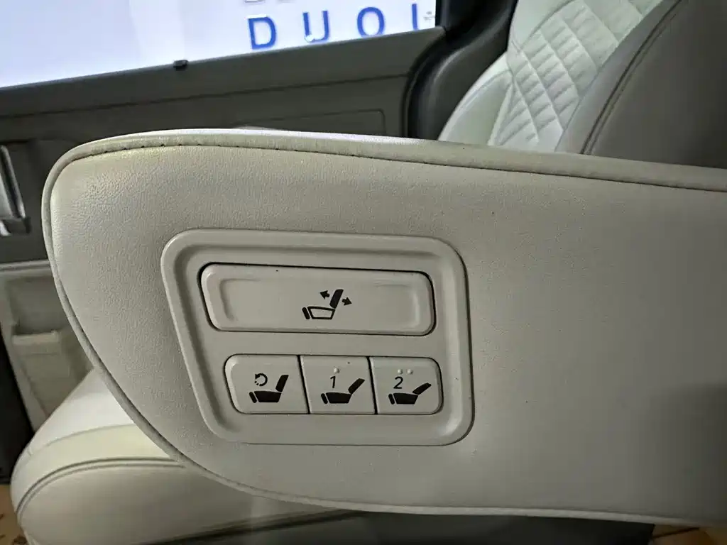 Hyundai Custo — фото 11
