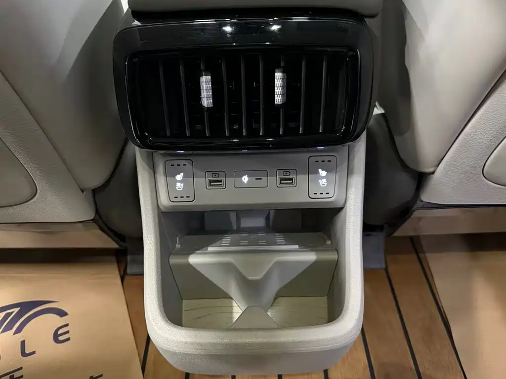 Hyundai Custo — фото 13