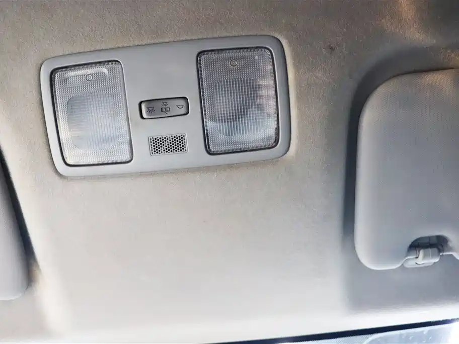 Hyundai Elantra — фото 20