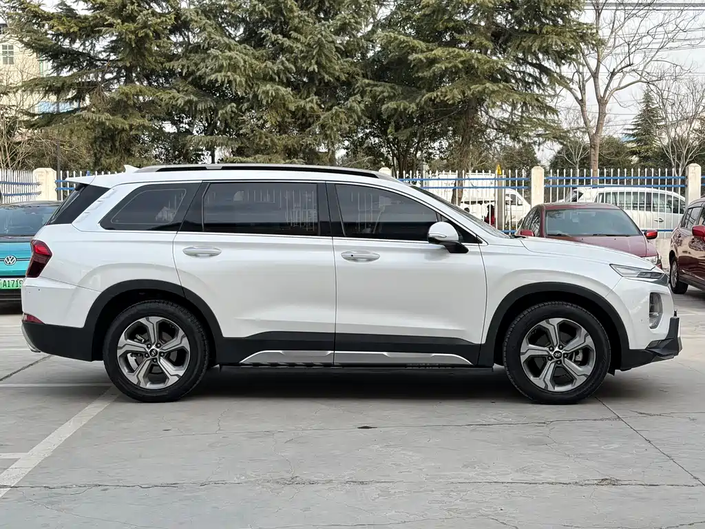 Hyundai Santa Fe — фото 17