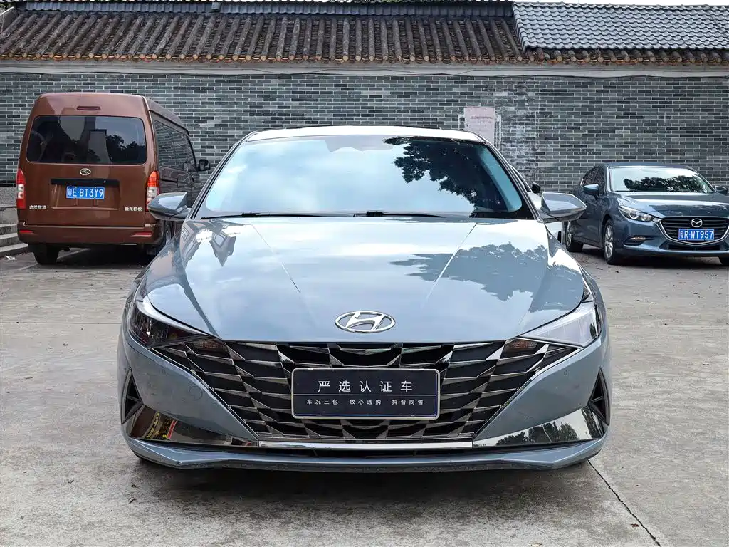 Hyundai Elantra — фото 2