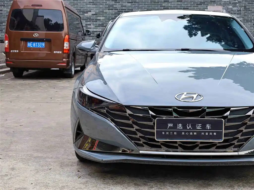 Hyundai Elantra — фото 21
