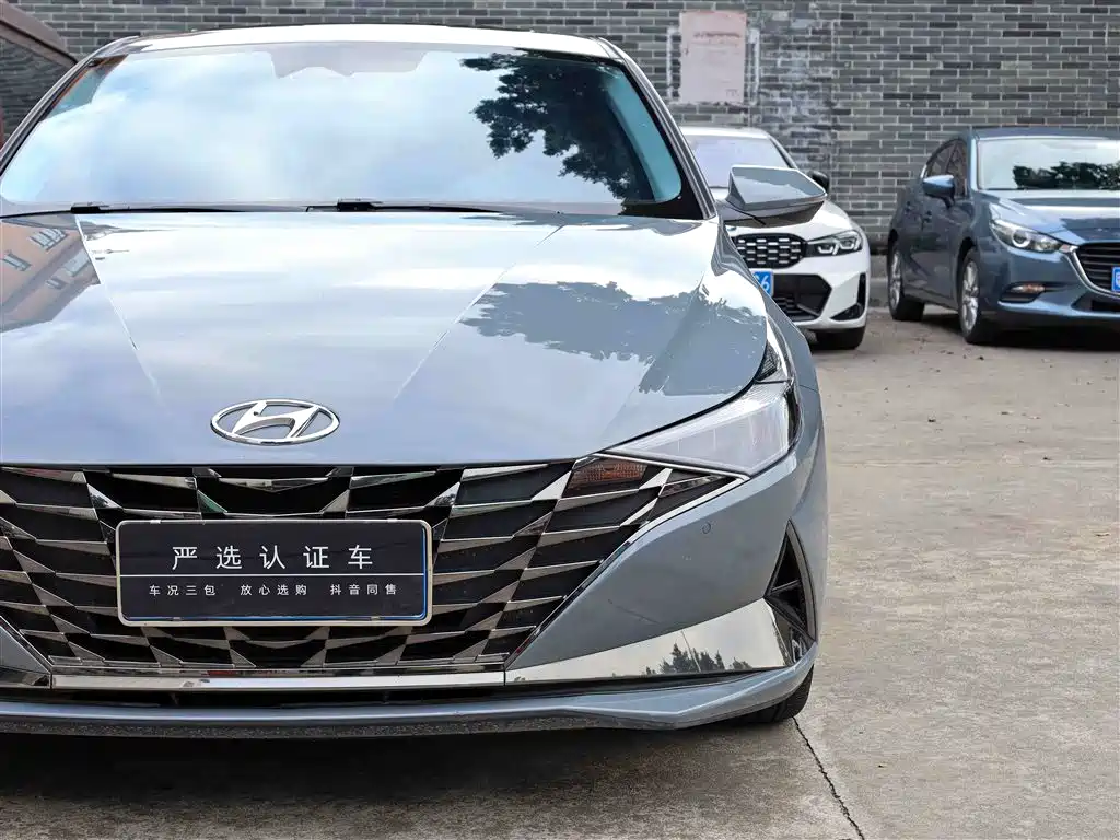 Hyundai Elantra — фото 22