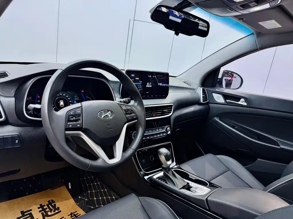 Hyundai Tucson — фото 8