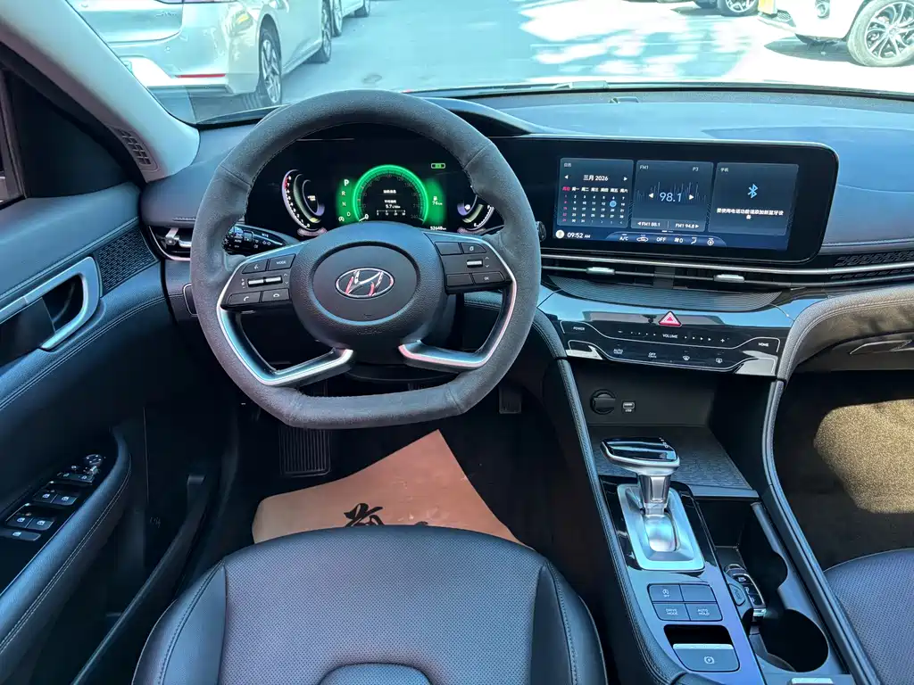 Hyundai Mistra — фото 14