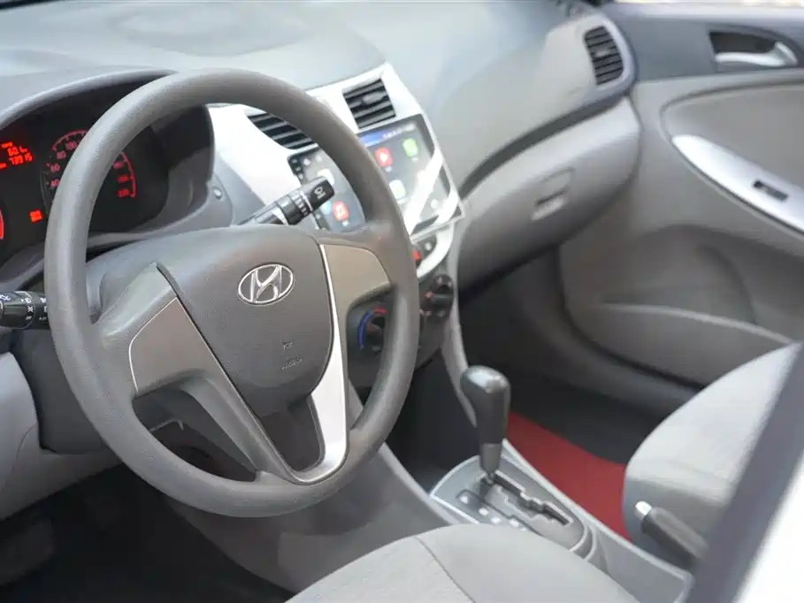 Hyundai Verna — фото 10