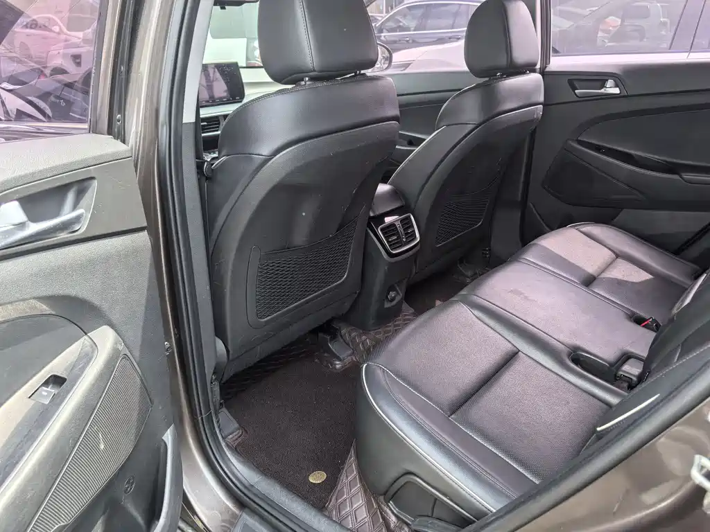 Hyundai Tucson — фото 8
