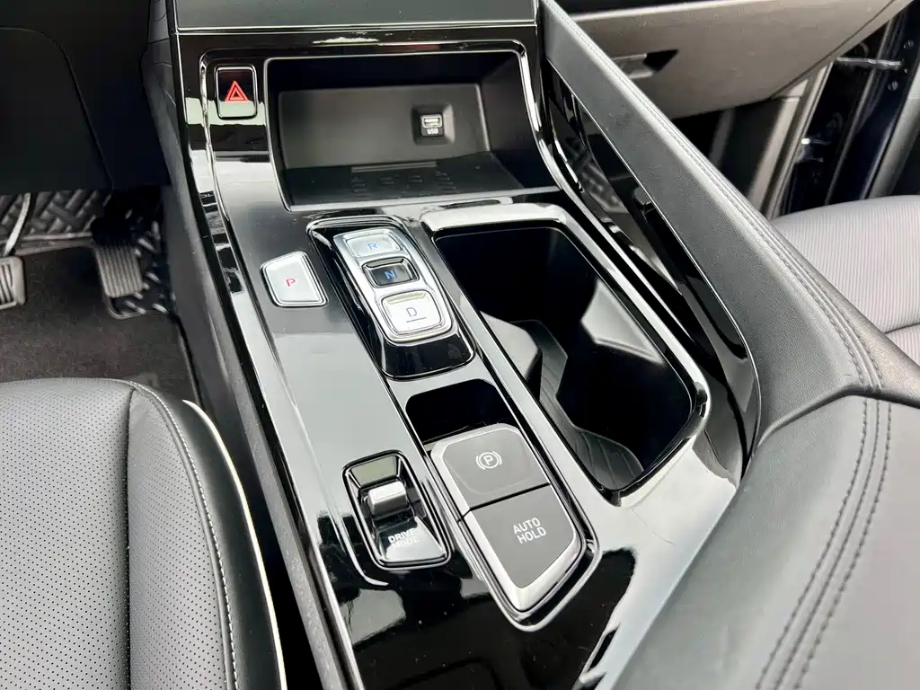 Hyundai Custo — фото 16