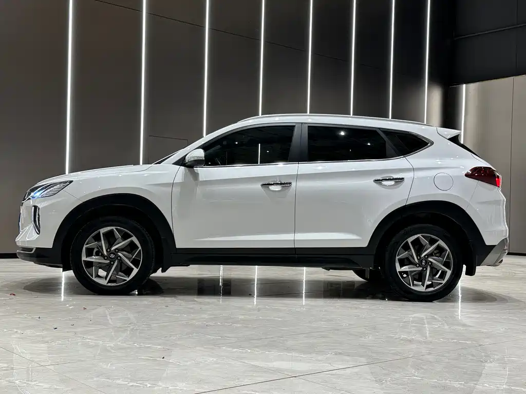 Hyundai Tucson — фото 7