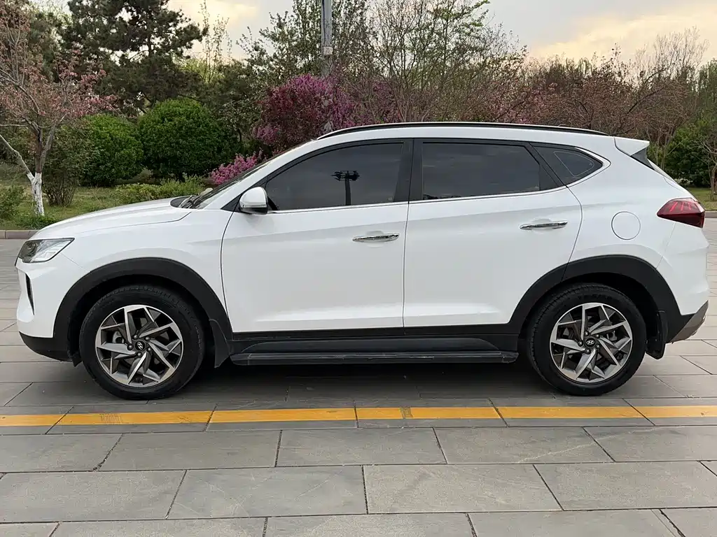Hyundai Tucson — фото 7