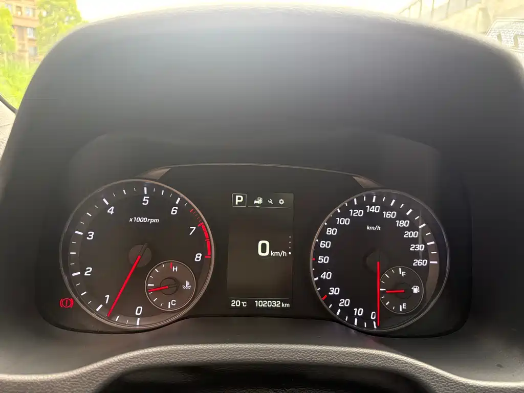 Hyundai Elantra — фото 10