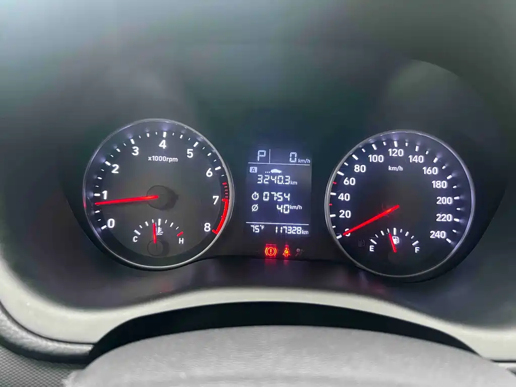 Hyundai Elantra — фото 10