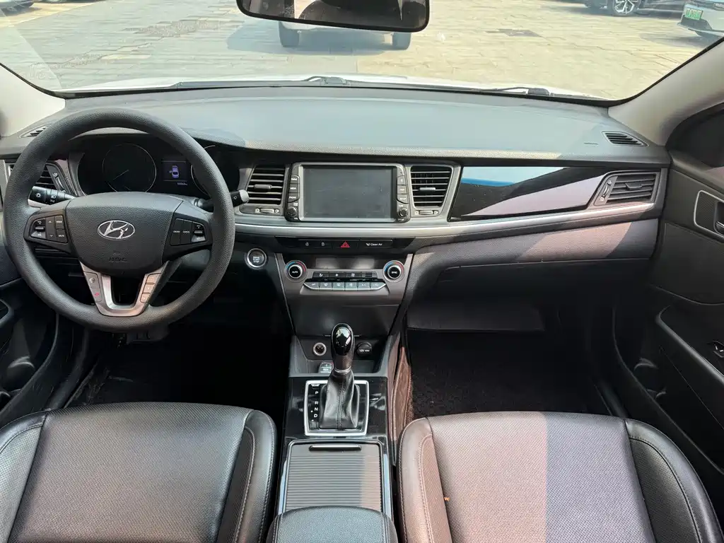 Hyundai Mistra — фото 11