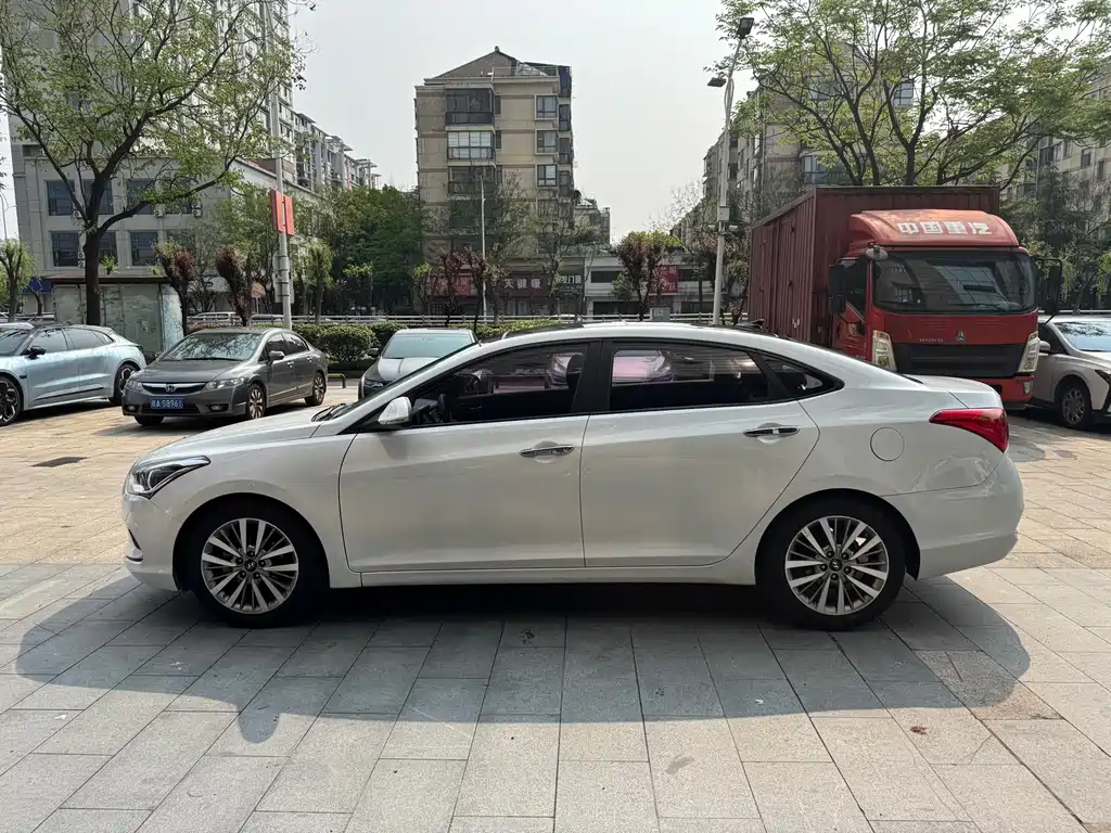 Hyundai Mistra — фото 3