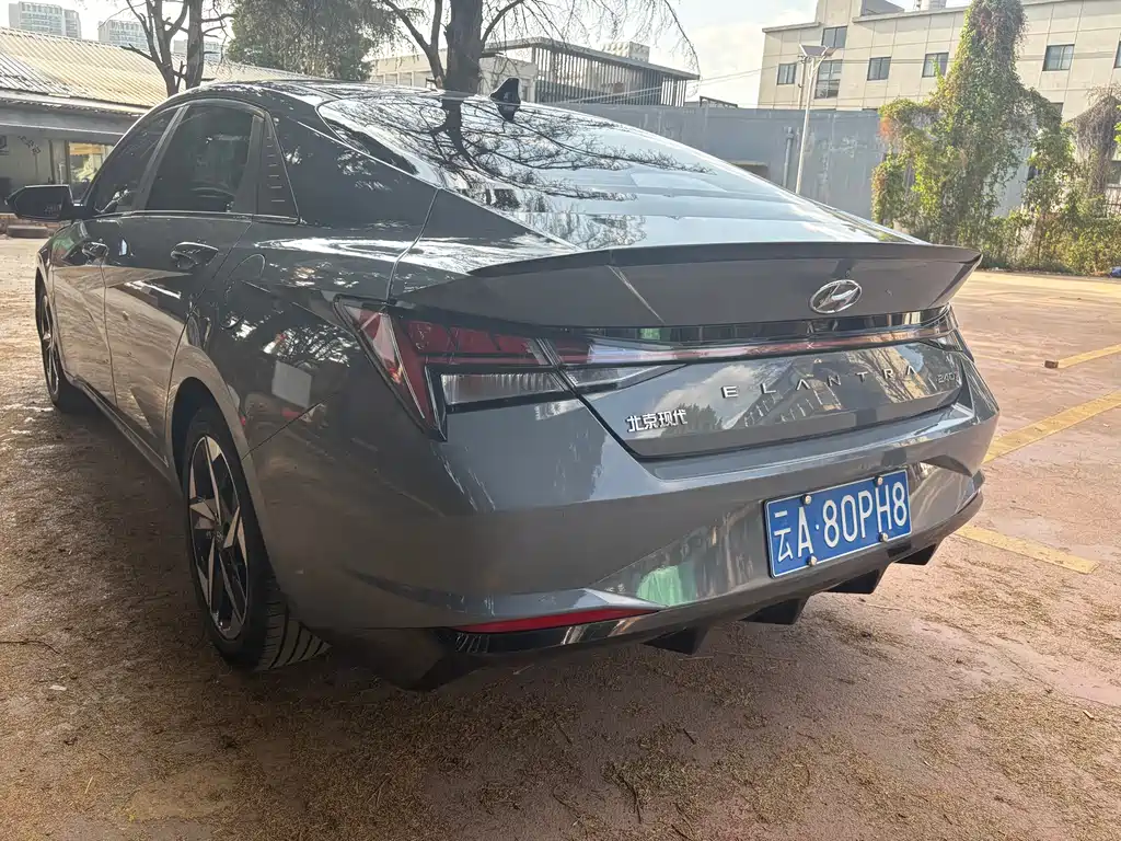 Hyundai Elantra — фото 3