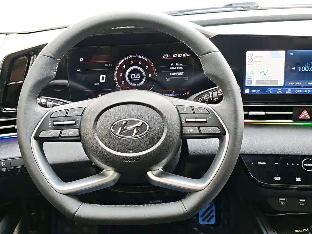 Hyundai Elantra — фото 8