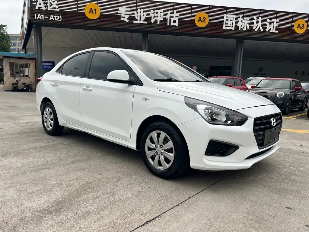 Hyundai Verna — фото 3