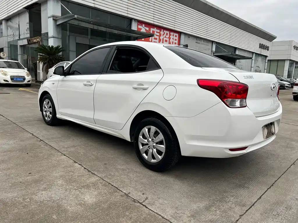 Hyundai Verna — фото 6