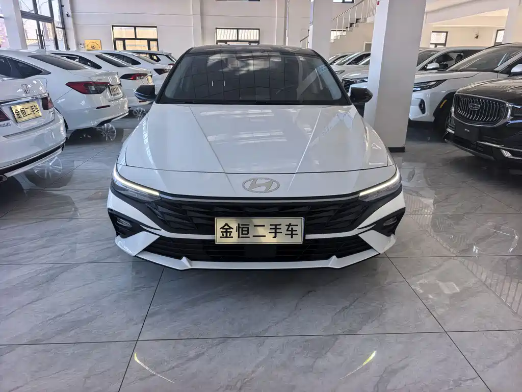 Hyundai Elantra — фото 2
