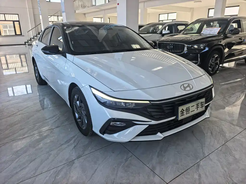 Hyundai Elantra — фото 3