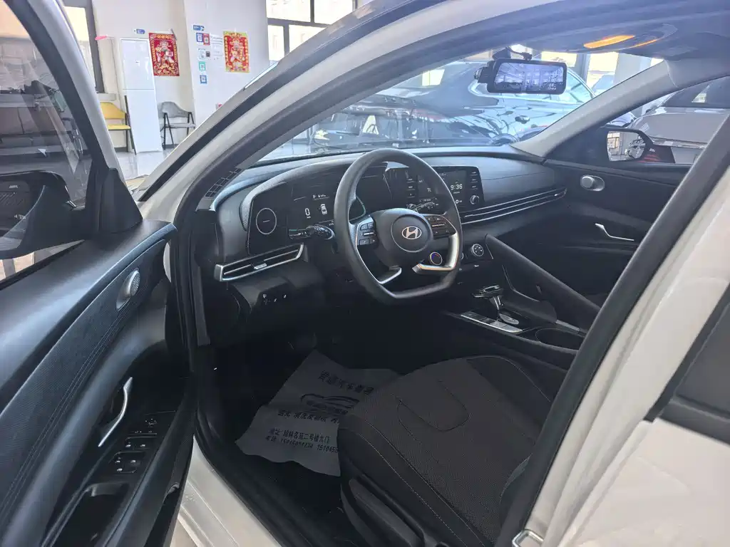 Hyundai Elantra — фото 4