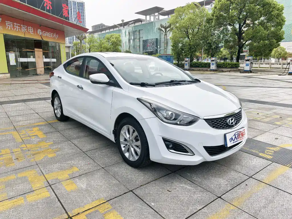 Hyundai Elantra Langdong — фото 3