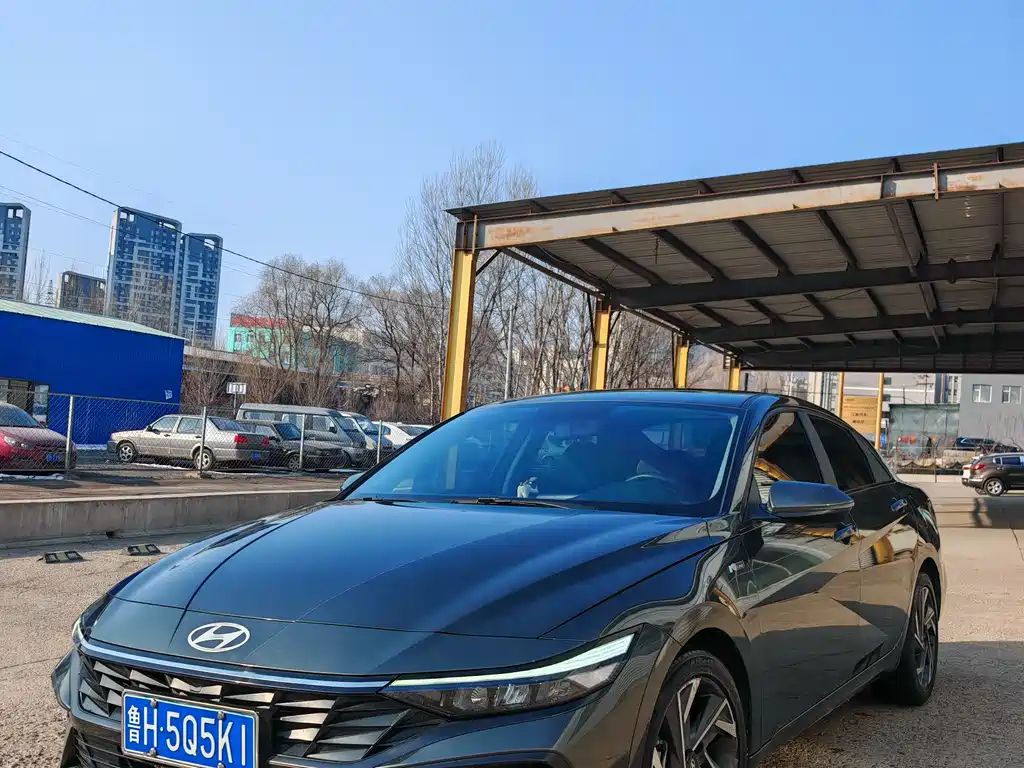 Hyundai Elantra — фото 3